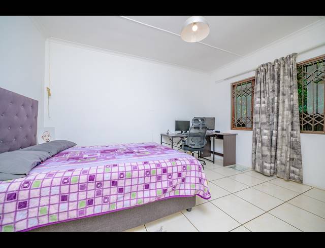 4 BEDROOM HOUSE FOR SALE IN PADFIELD PARK